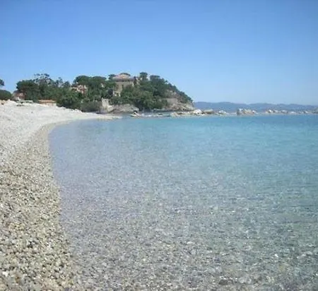 6 A La Pergola *